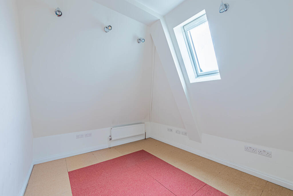 Duplext Flat, Greena