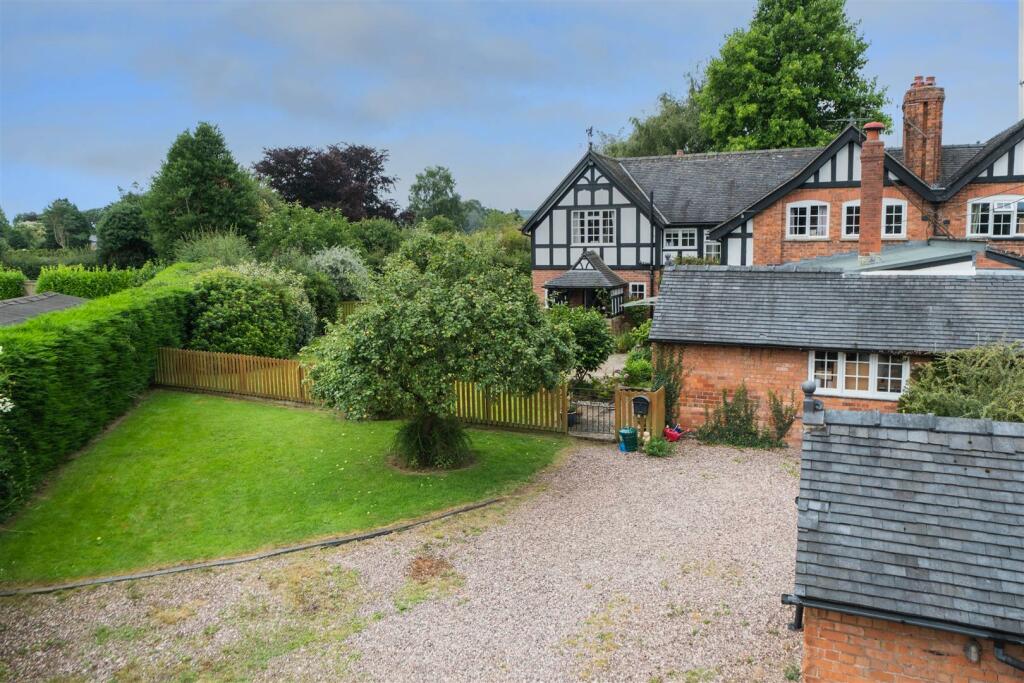 1 Manor Cottages-056.jpg