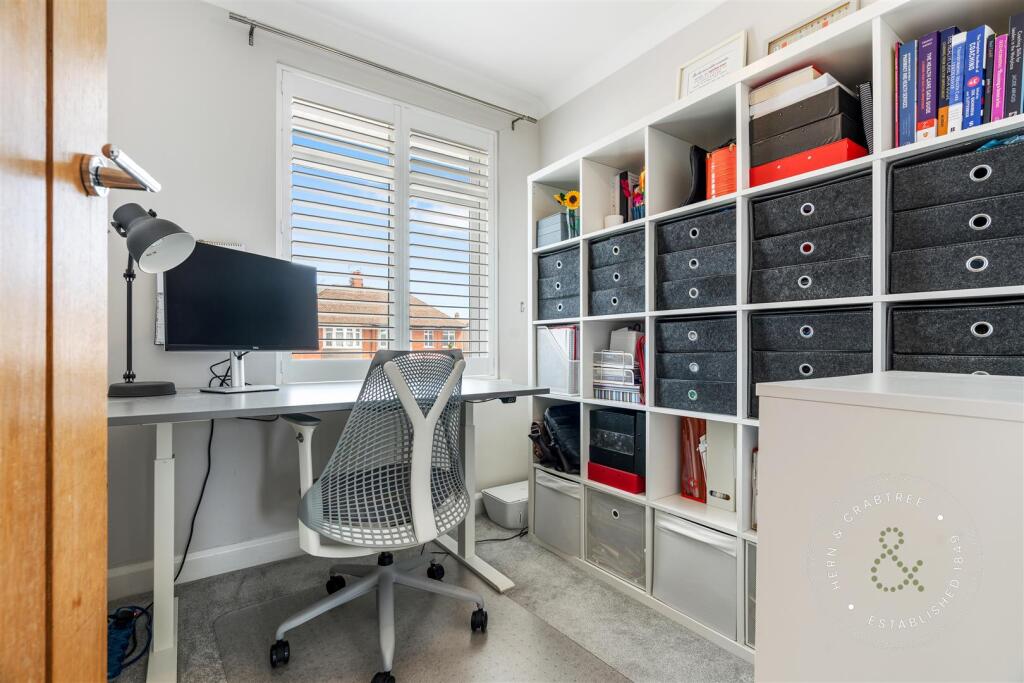 St Asaph Close, HernCrabtree (32).jpg