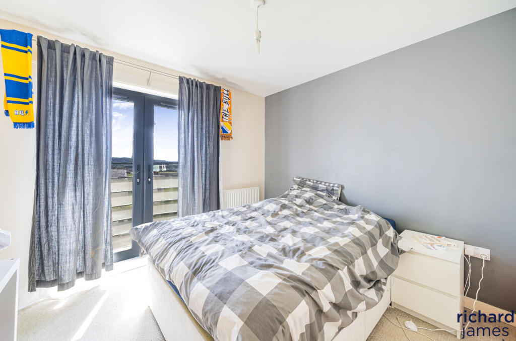 ca0175e9-303d-4c6...