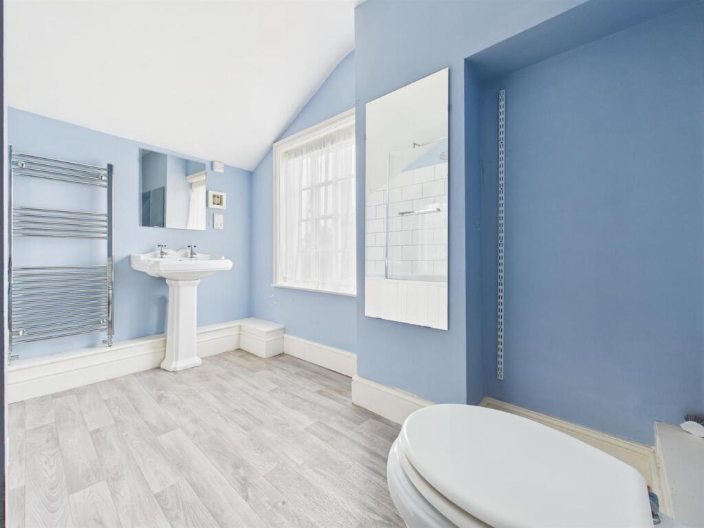 Large Family Bathroom