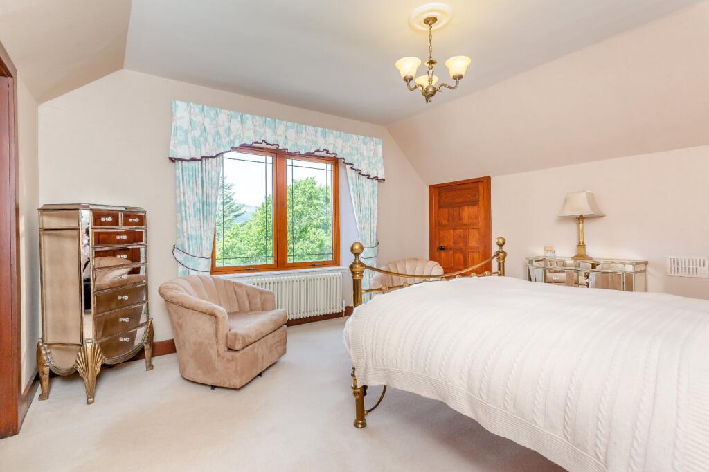 The Manse, Foyers