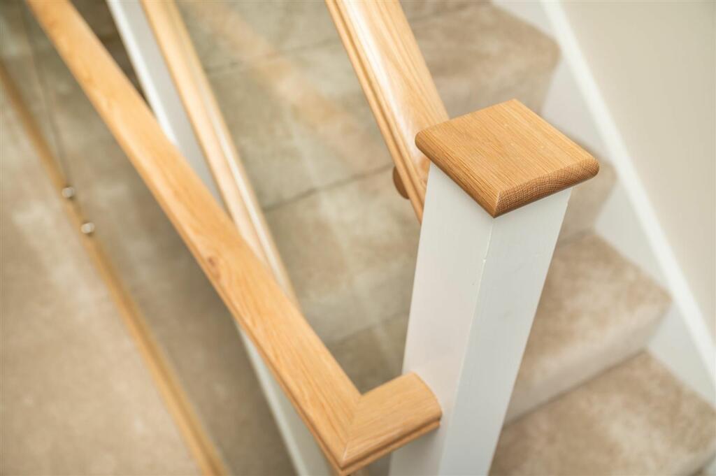 FIRST FLOOR LANDING