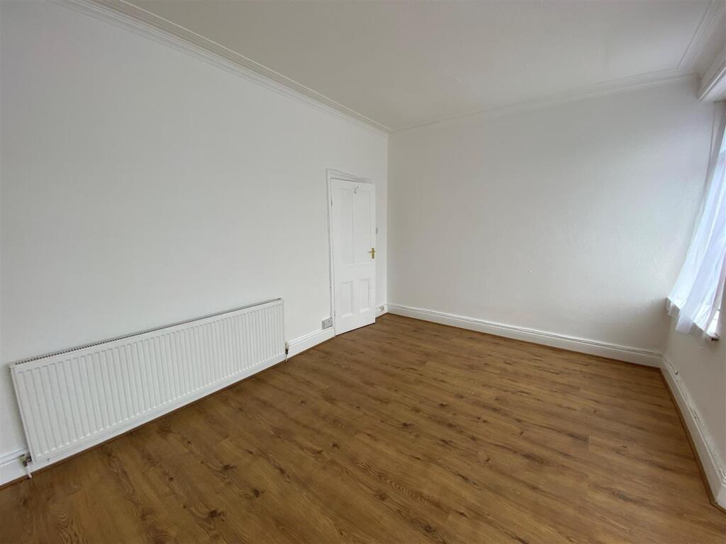 147 Gladstone Road - second bedroom.jpg