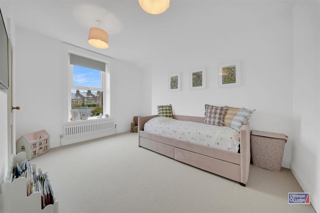 6 Bed, End Terrace, Silsden