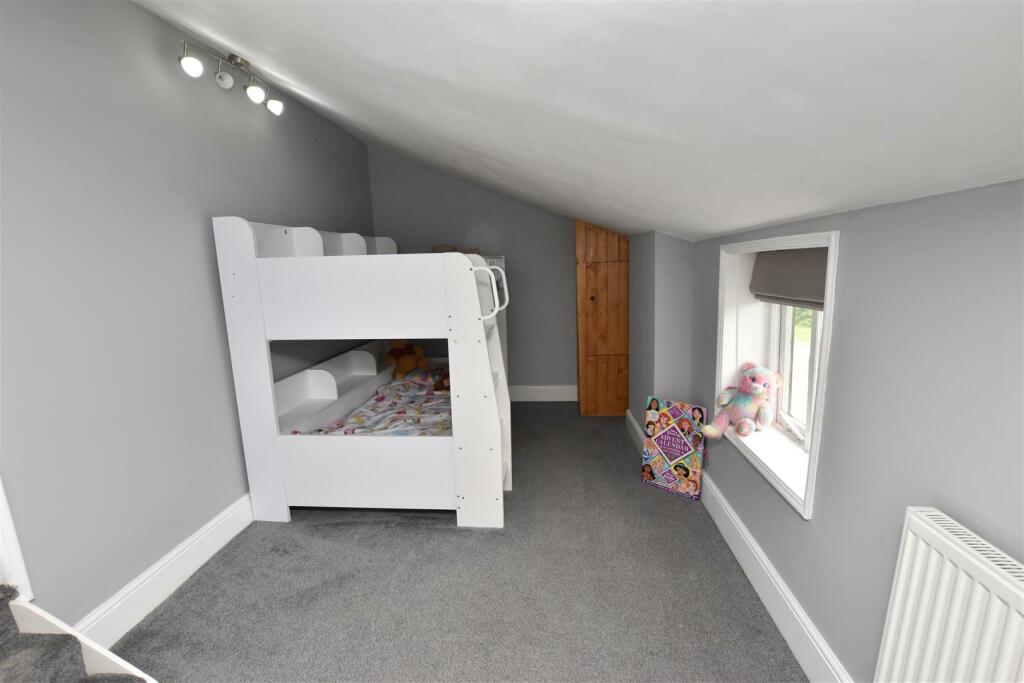BEDROOM 5