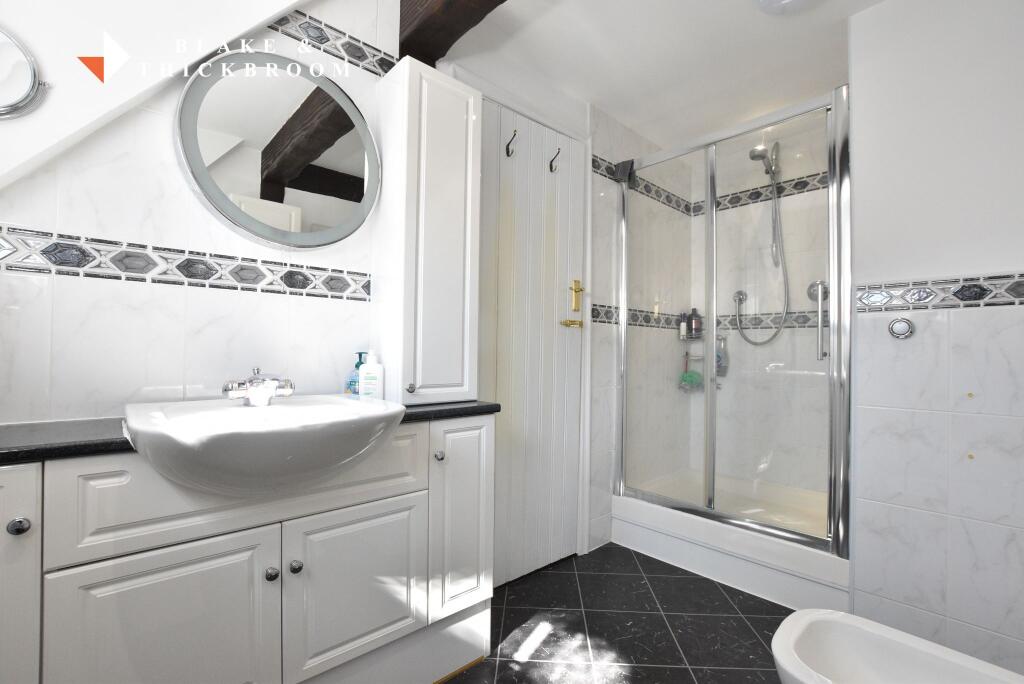 EN SUITE SHOWER ROOM