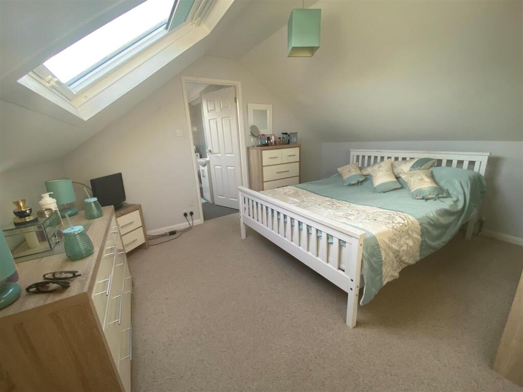 bedroom new.jpg