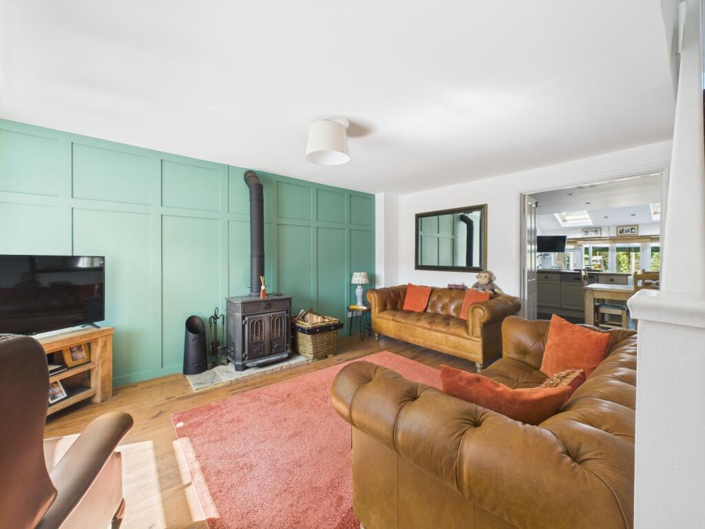 4. CAM04922G0-PR0044-STILL006