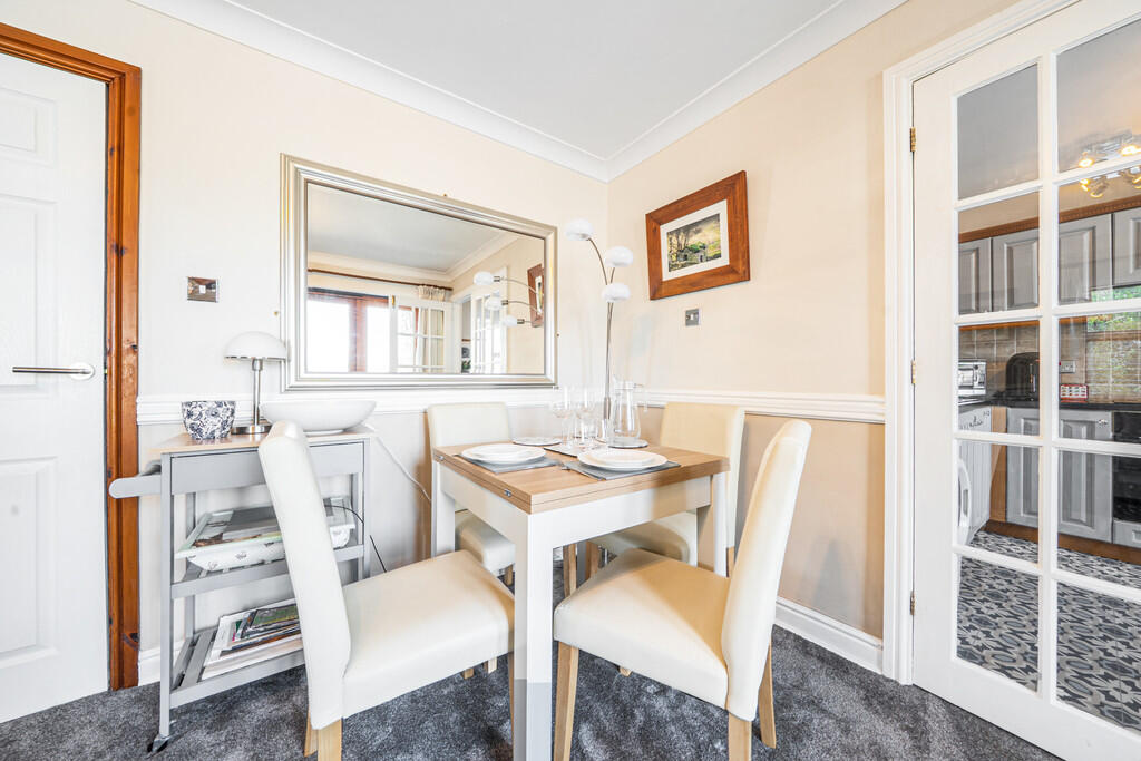 Living/Dining Roo...