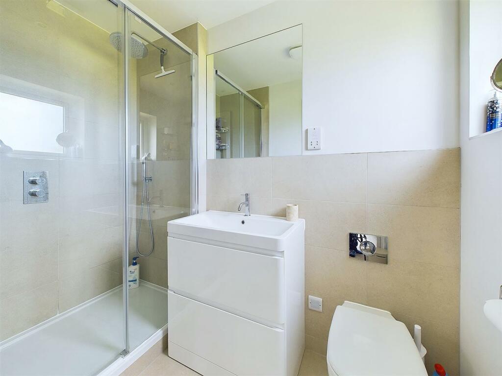 Bedroom 1 en-suite