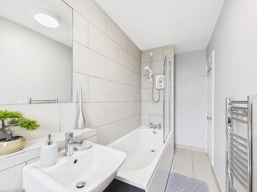 CAM05526G0-PR0037...