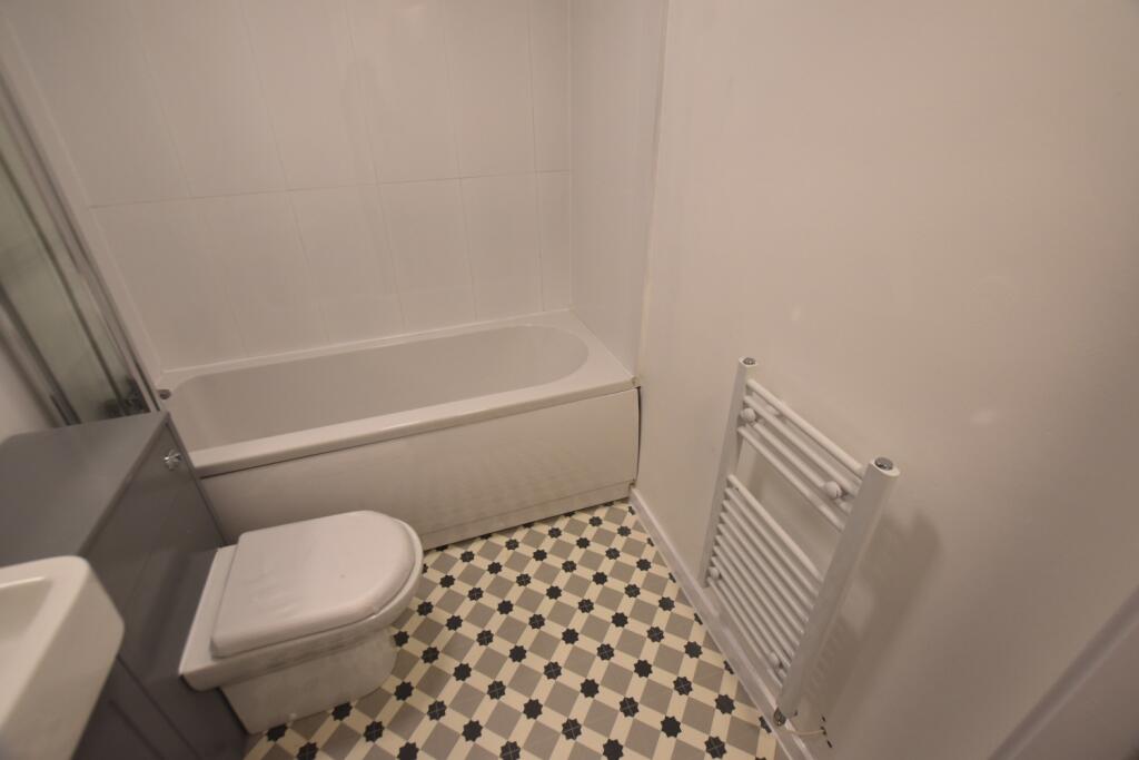 17b Turnmill new bathroom 2