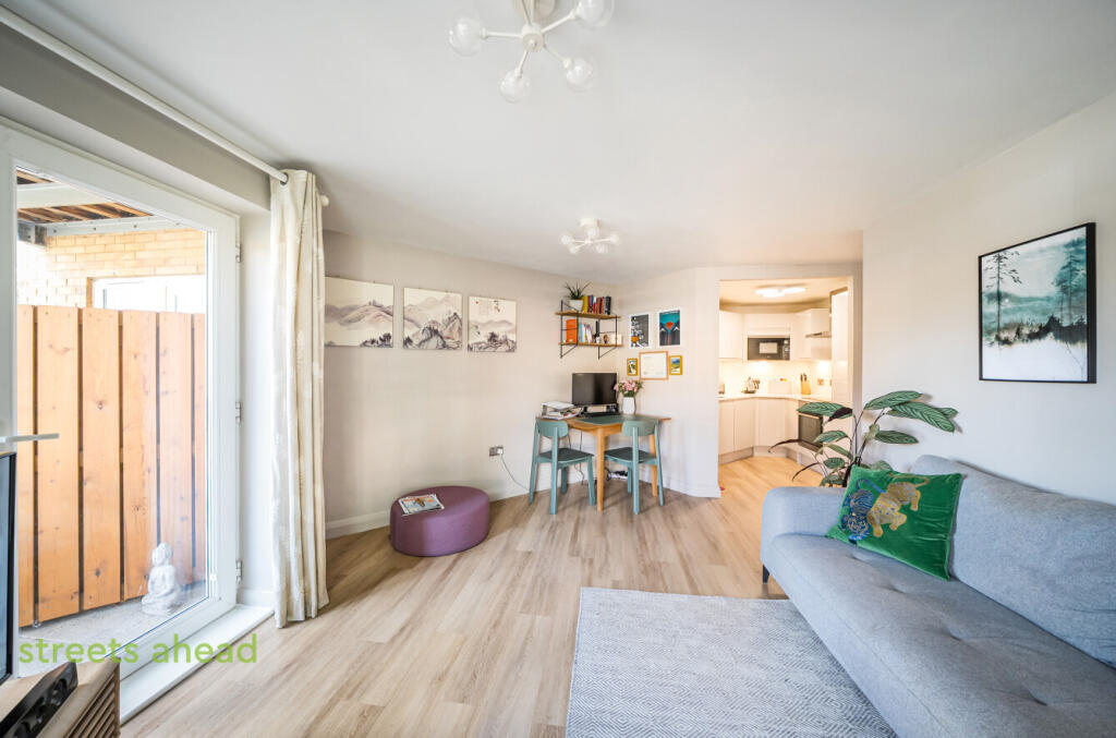 220099b1-e3f8-475...