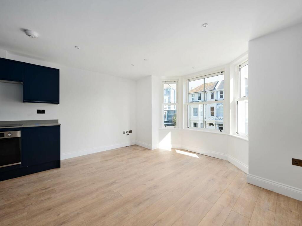 Flat 8 living 2