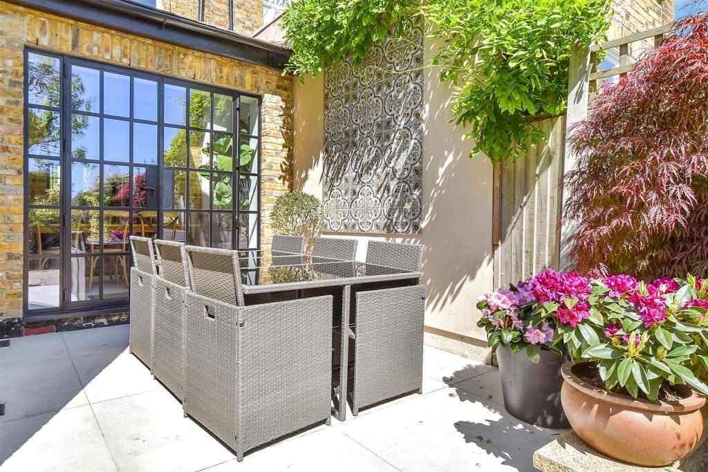 Patio / Decking