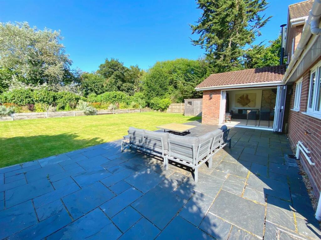Garden Patio.jpg