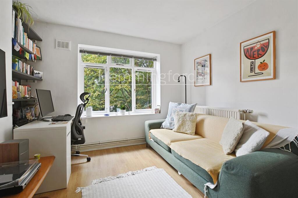 14-9a35GCHMF - 34 Cluse Court - Reception 6 -Origi