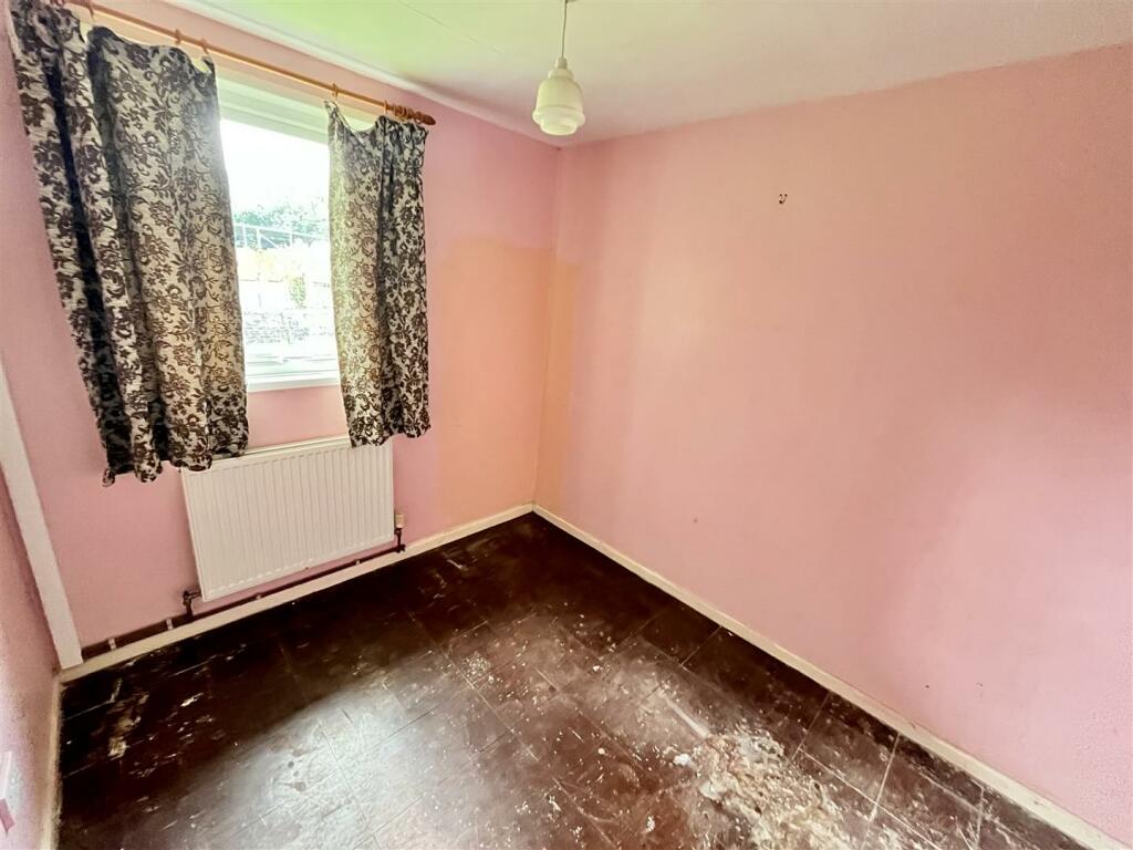 FRONT BEDROOM 1