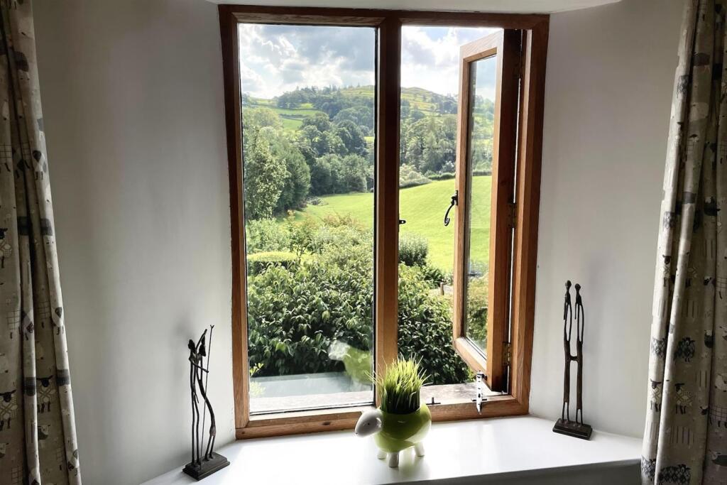 37 annexe lounge view.jpg