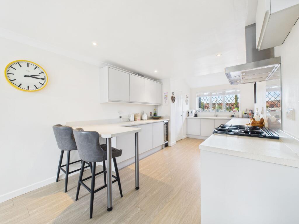 Dining/Kitchen