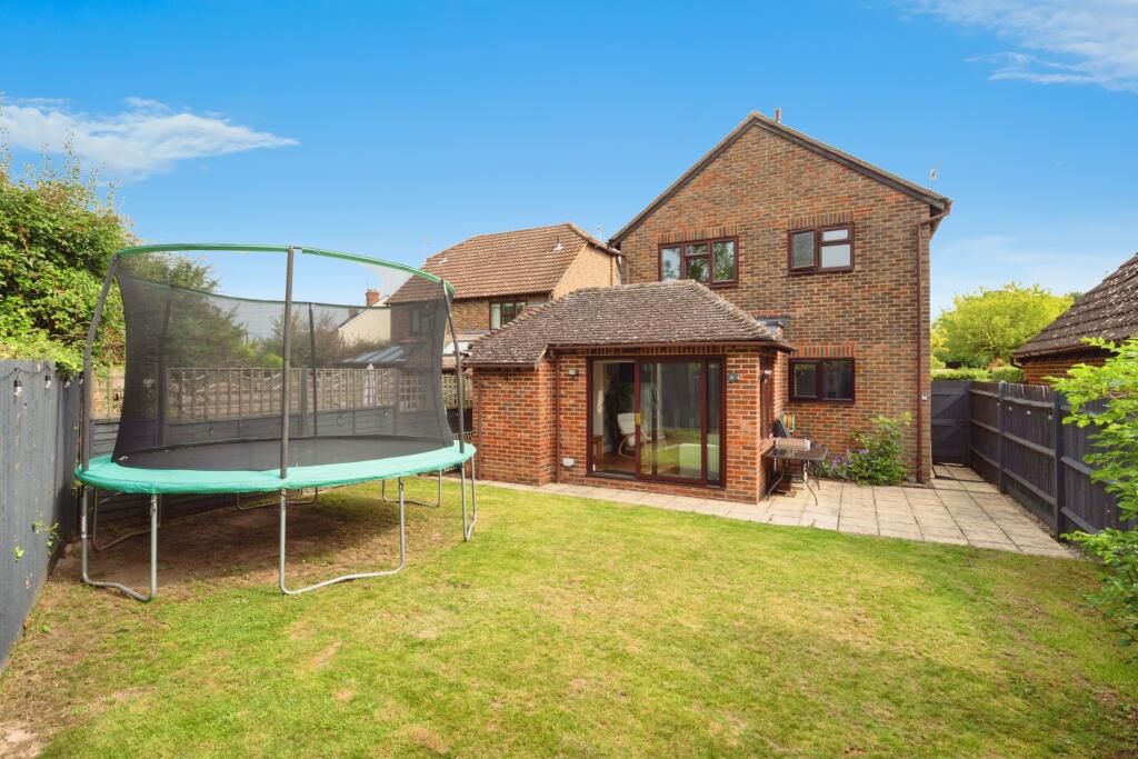 11tobygardenshadlowtn110ew-2