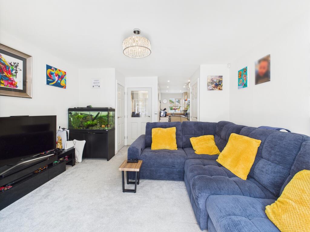 CAM05192G0-PR0092-STILL008