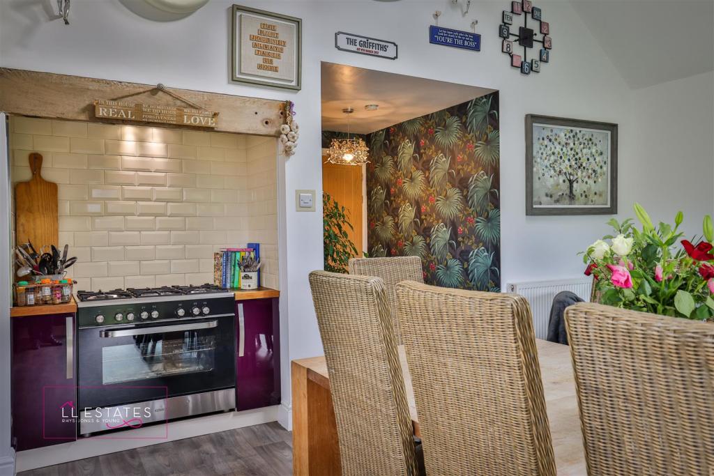 Kitchen 3.jpg