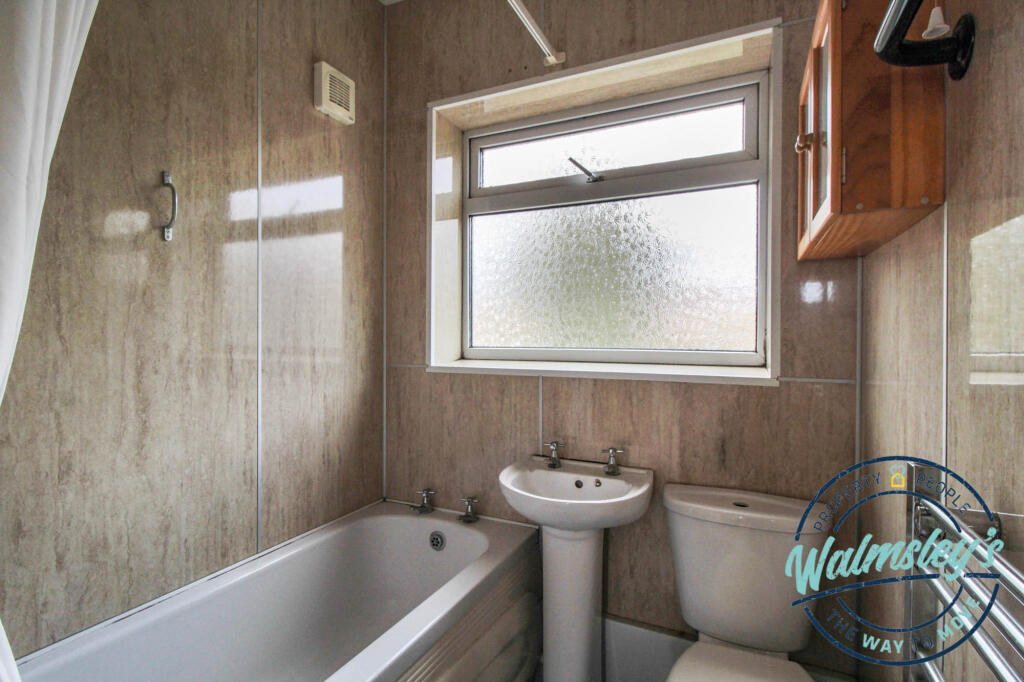 1st floor bathoom