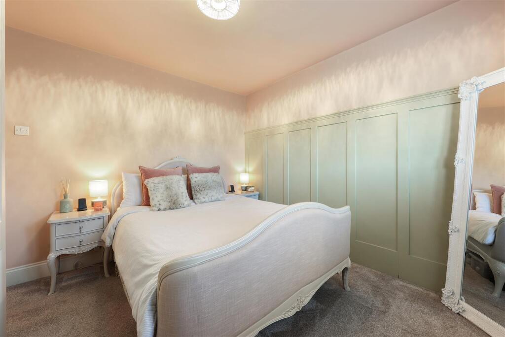 Bed1.2.jpg