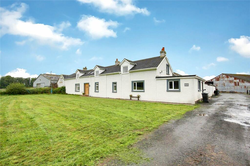 Farmhouse &amp; Flat