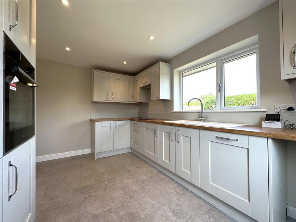Kitchen 668