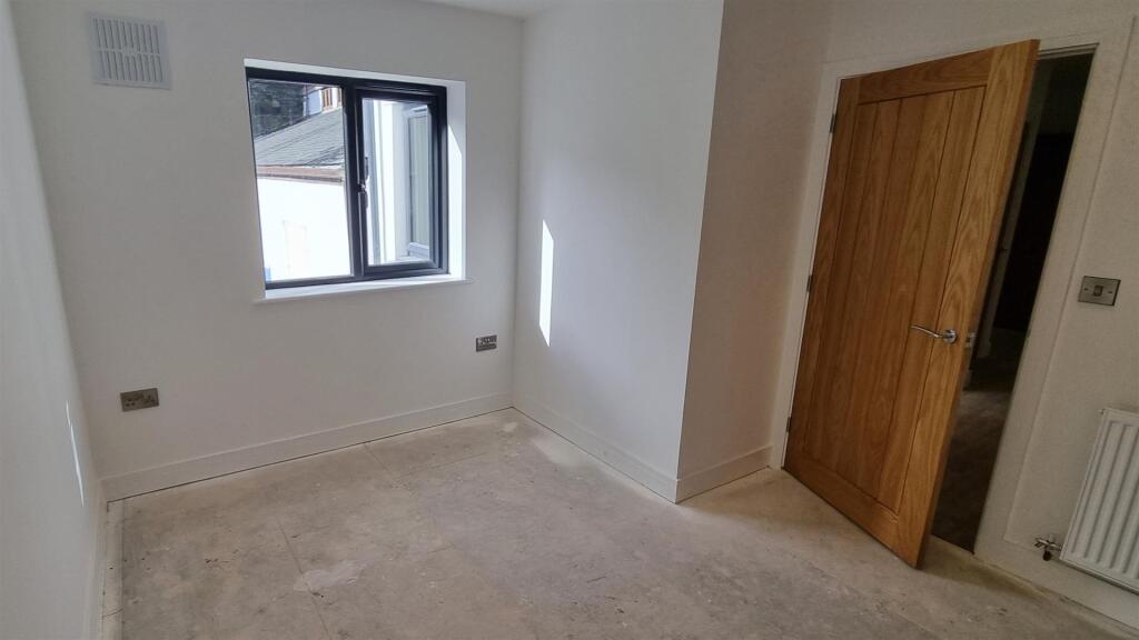 Bedroom 11 5 Argray.jpg