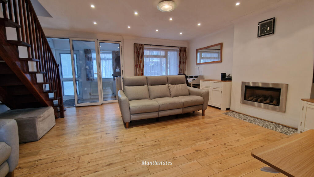 2 Bedroom Semi Detached House