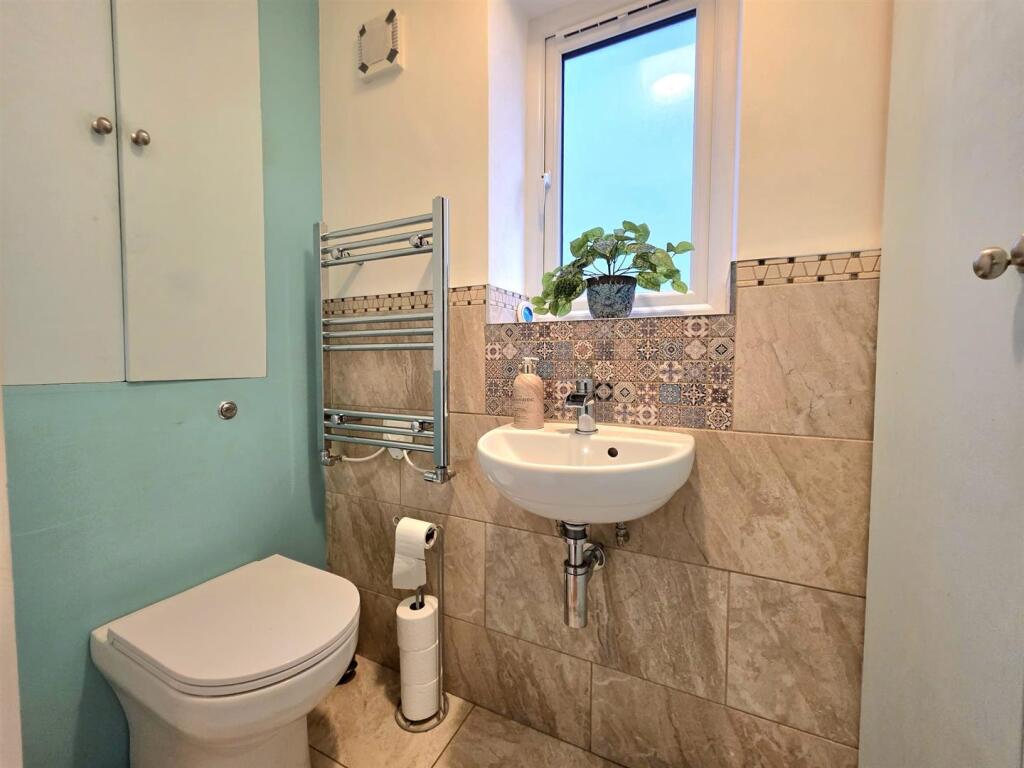 Downstairs WC.jpg