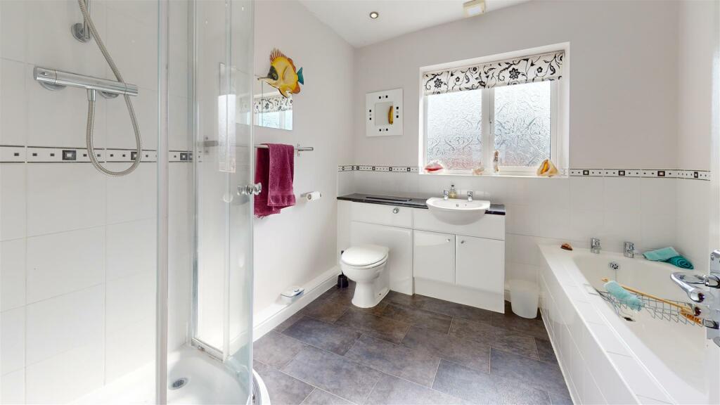 FAMILY BATHROOM