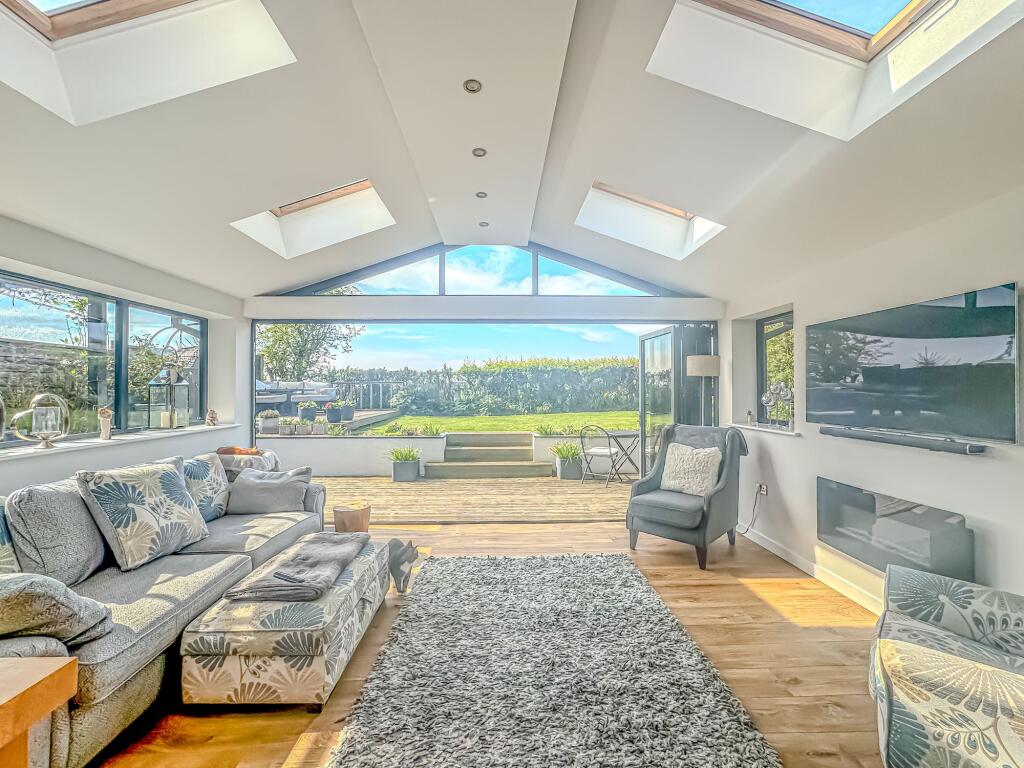 Kitchen / Diner / Living Area