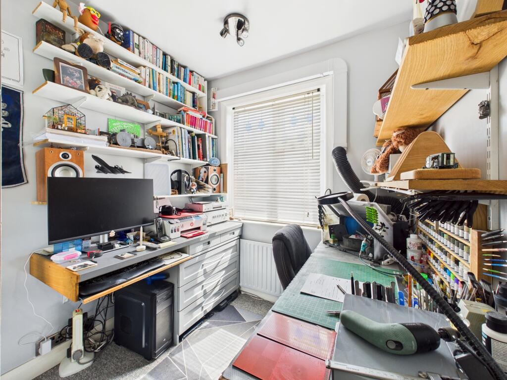 CAM05192G0-PR0122-STILL025