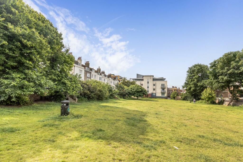 Dorset Gardens, Flat 6-10.JPG