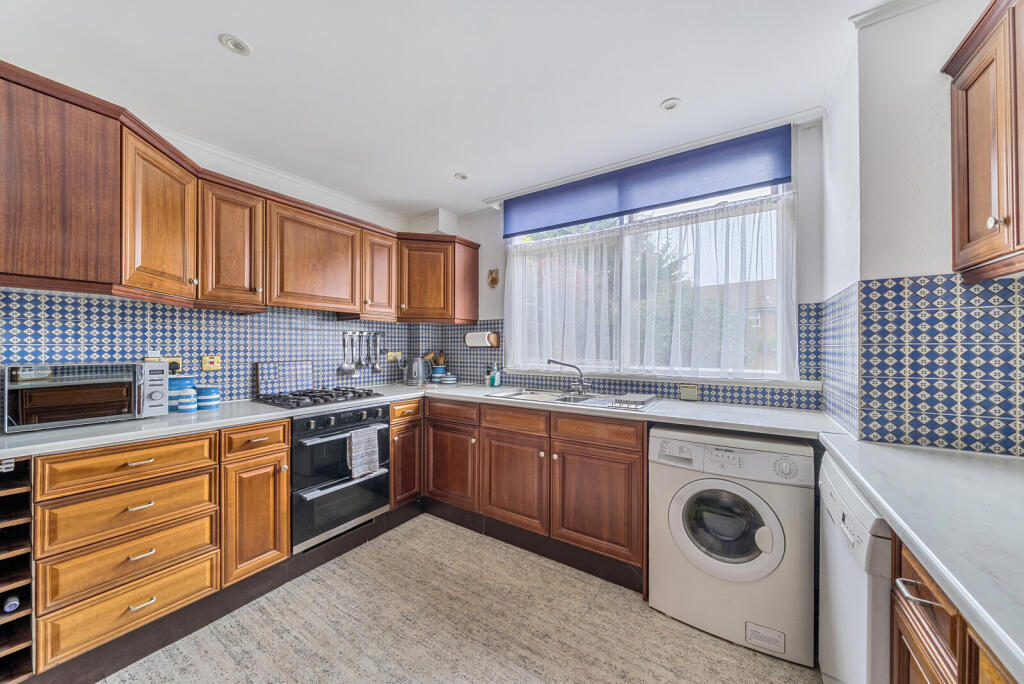 1371998-14-68f8f9...