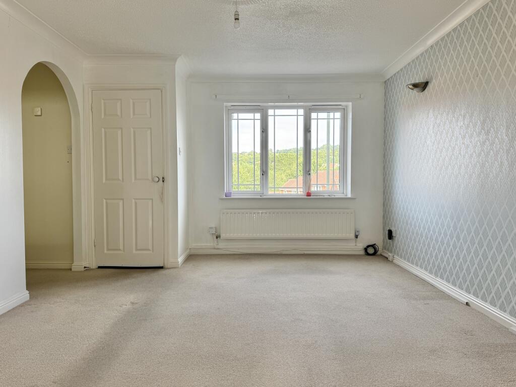 Spacious Sitting Room