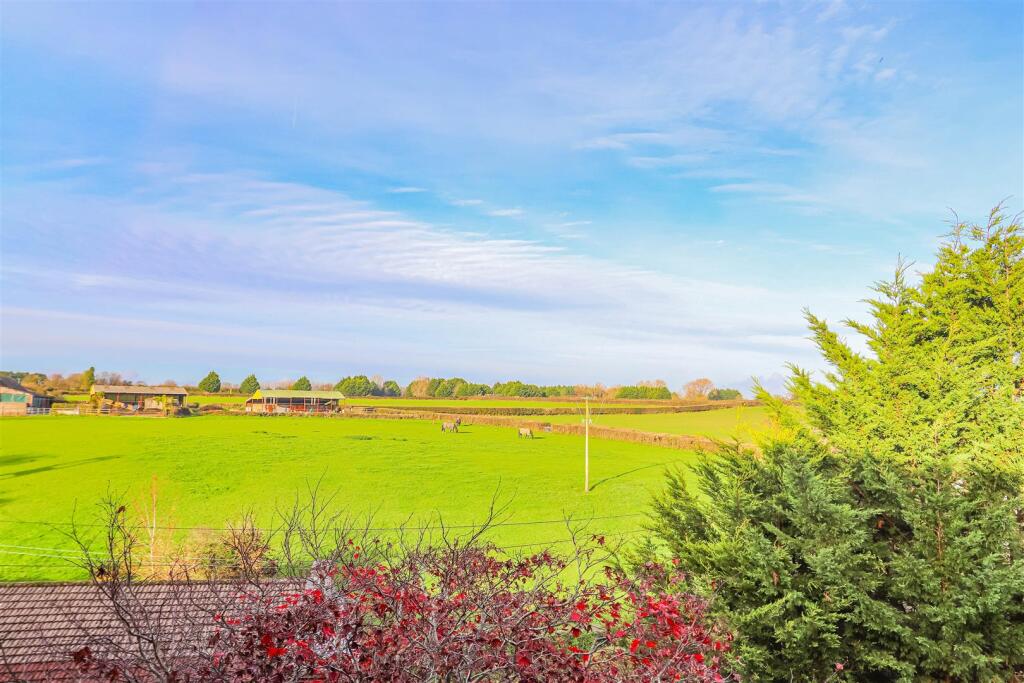 Roberts Close -30.jpg