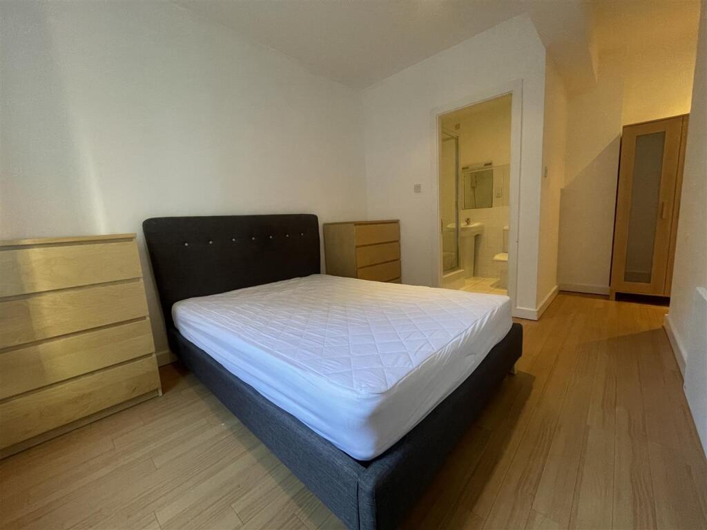 1st Bedroom 2.jpeg