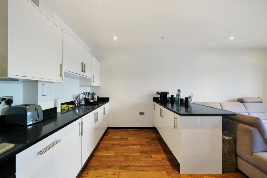 Flat 21, Crystal Court - UsIT63LNrHdIvWjtDqN3.jpg