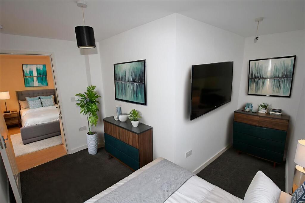 4 - Bedroom - Modern - 0.jpg