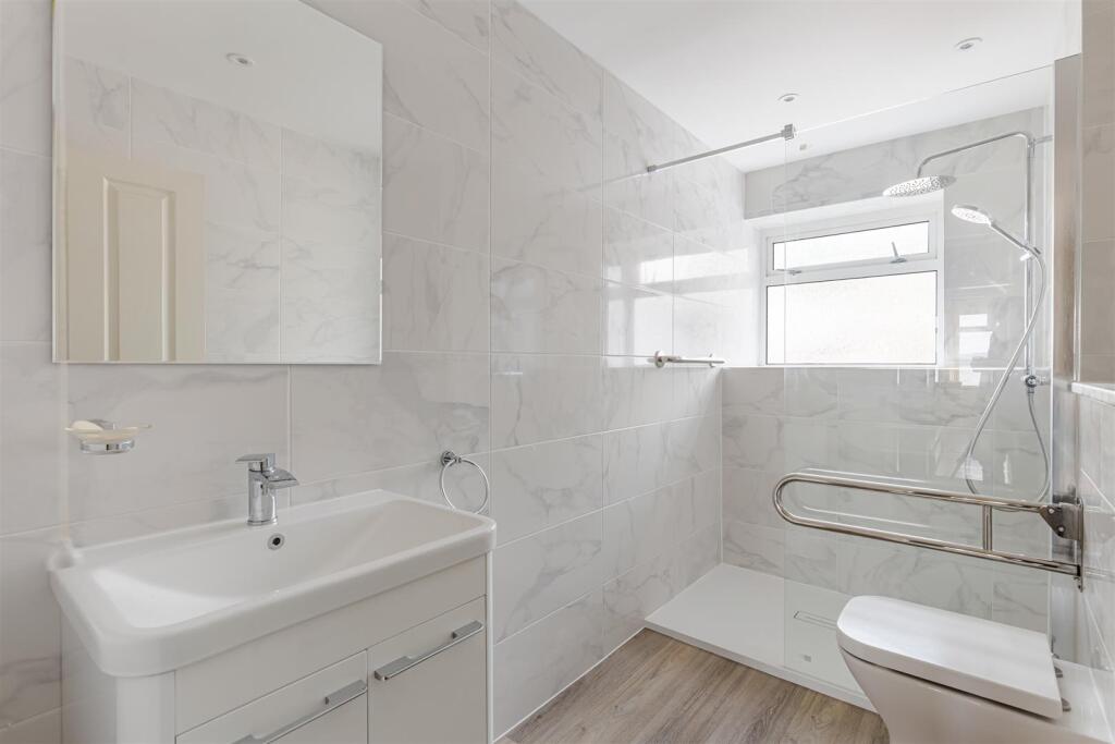 A16 - 7 Park Hall, Park Hill Road, Torquay - 25072