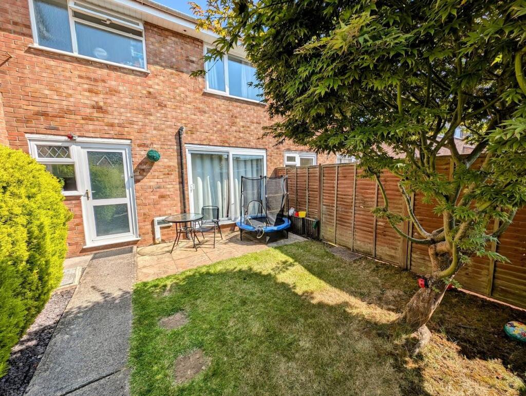 15 Woodchester rear garden 1.jpg