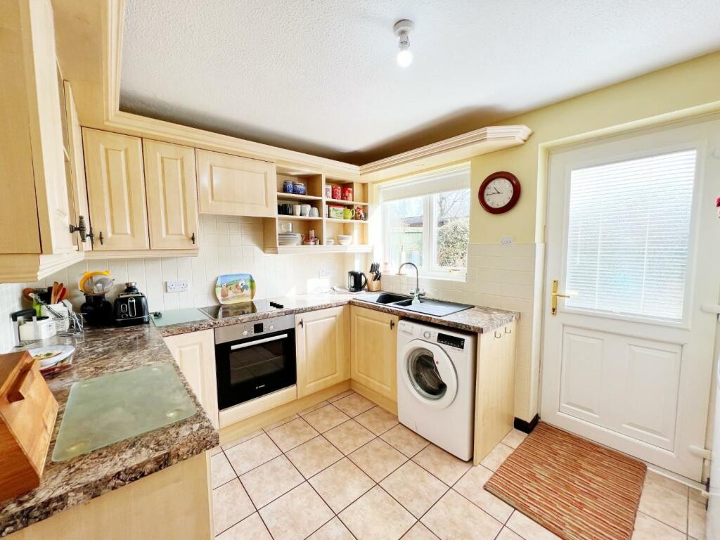 Kitchen pic 1.jpg