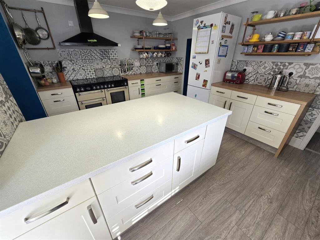 Kitchen/Breakfast Room