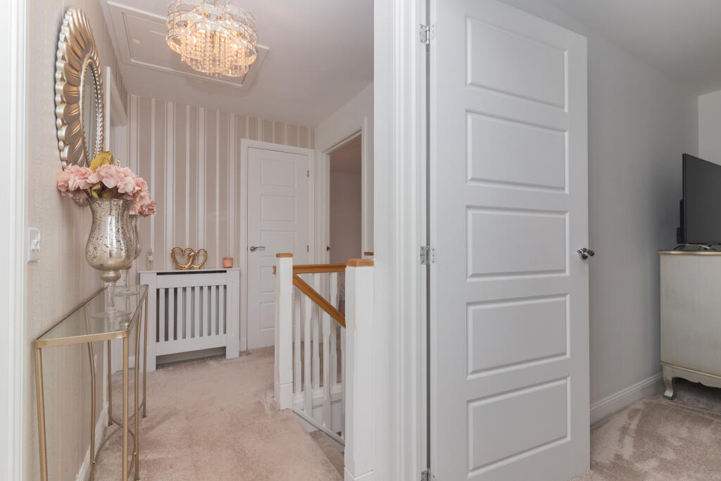 4 Glengariff Way Elderslie  PA5 9BY L-30